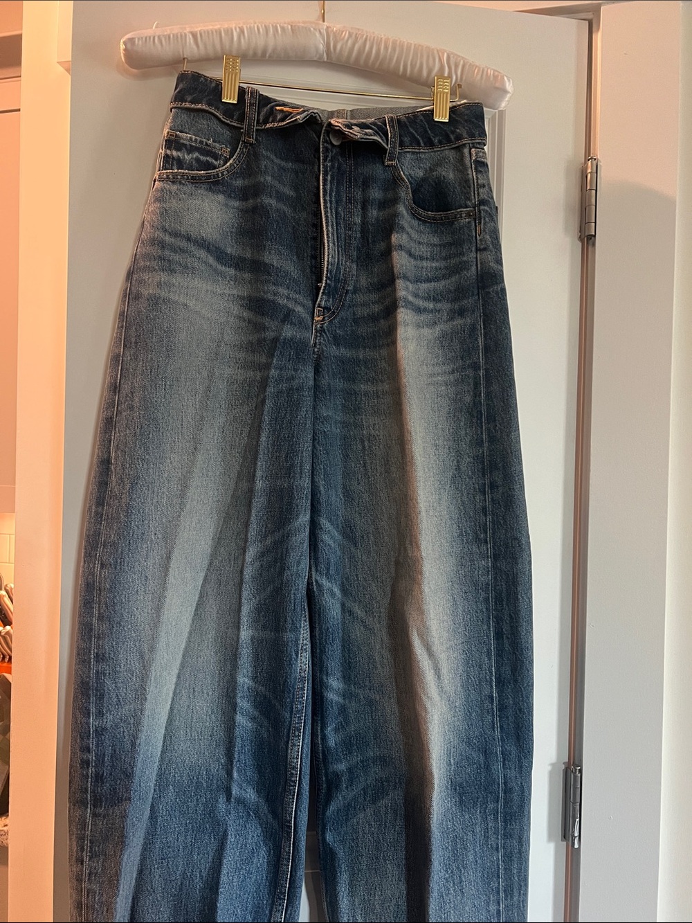 Zara Men's Relaxed Wide-Leg Jeans in Washed Blue